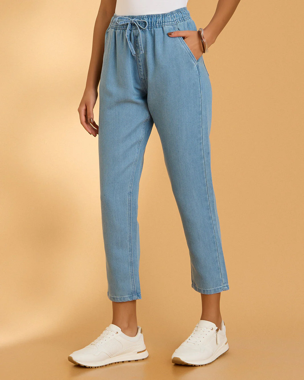 Women Jeans garment image