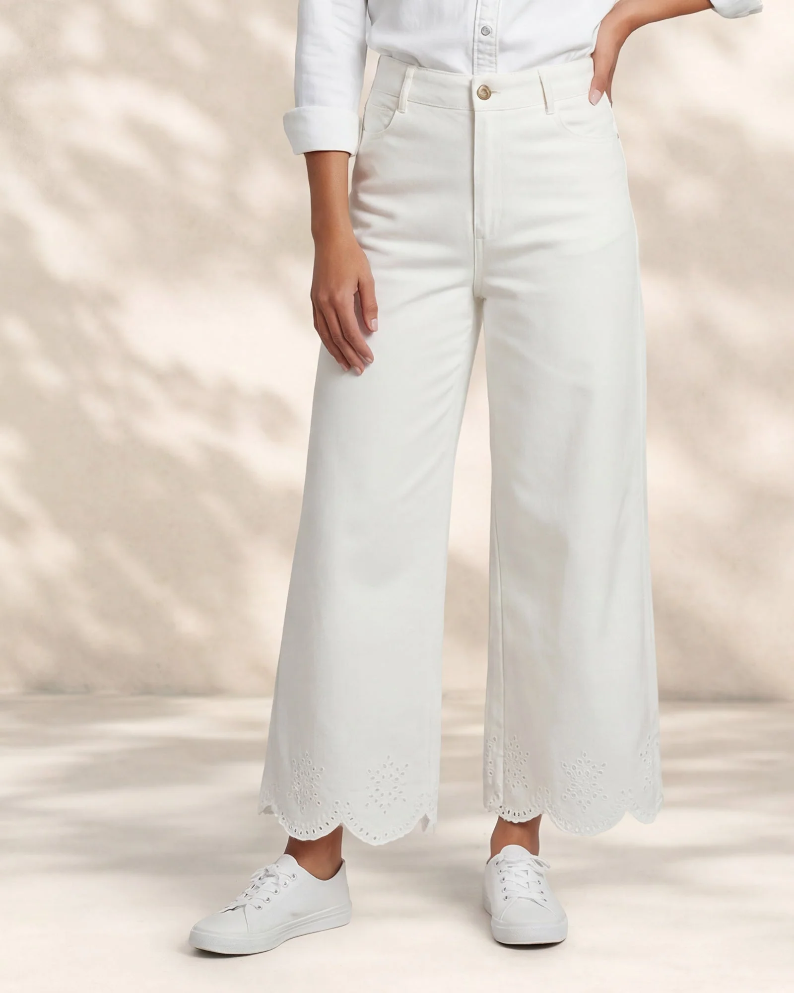 Women Jeans garment image